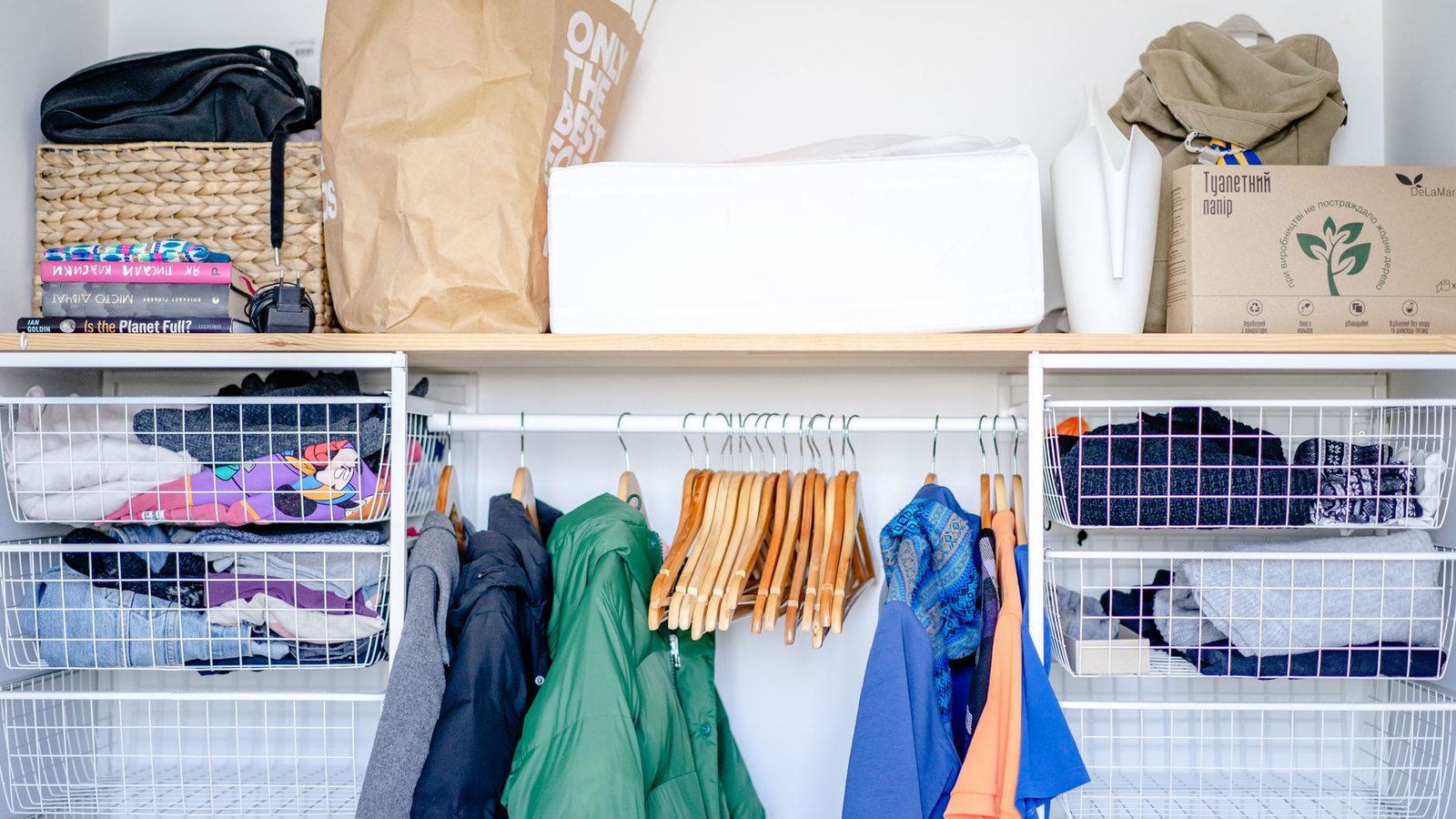 Ordnung im Kleiderschrank: System, das auch nach Monaten noch hält